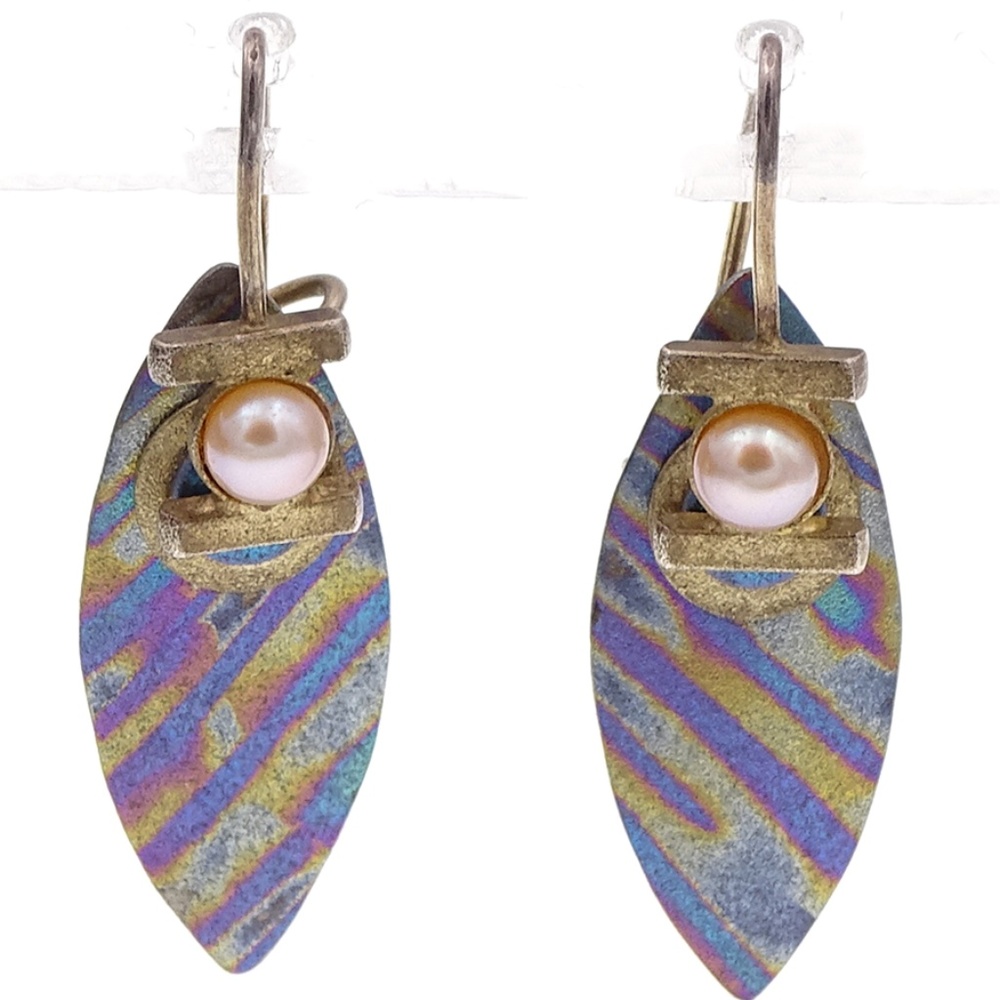 KEITH LEWIS STUDIO KLS NIOBIUM PEARL EARRINGS
